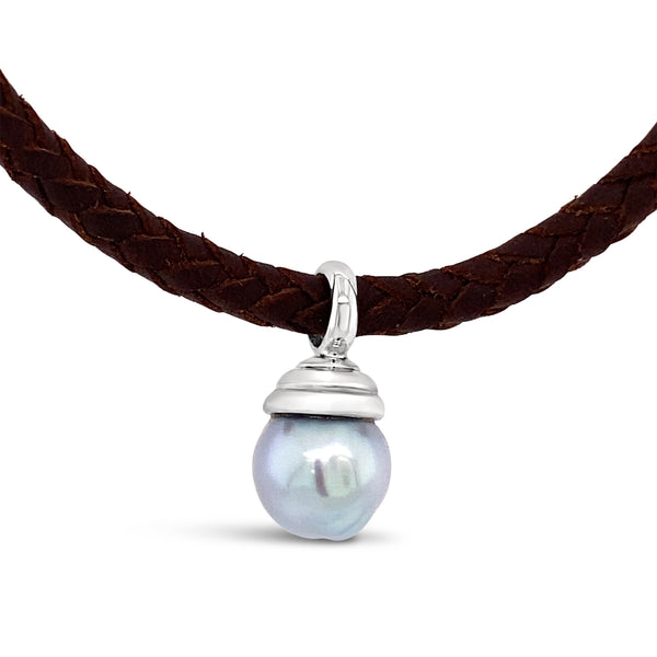 Two Rows Baroque pearl leather necklacePearl and Leather -  Portugal